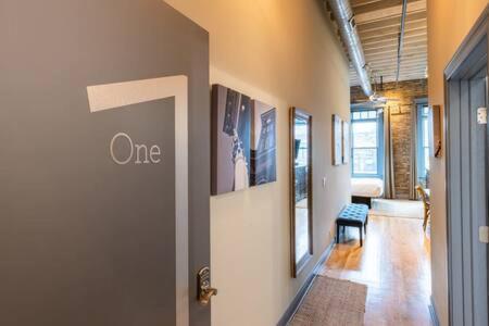 Hip Urban Loft - Small Town Charm - 124 Lofts #1 West Dundee Exterior foto